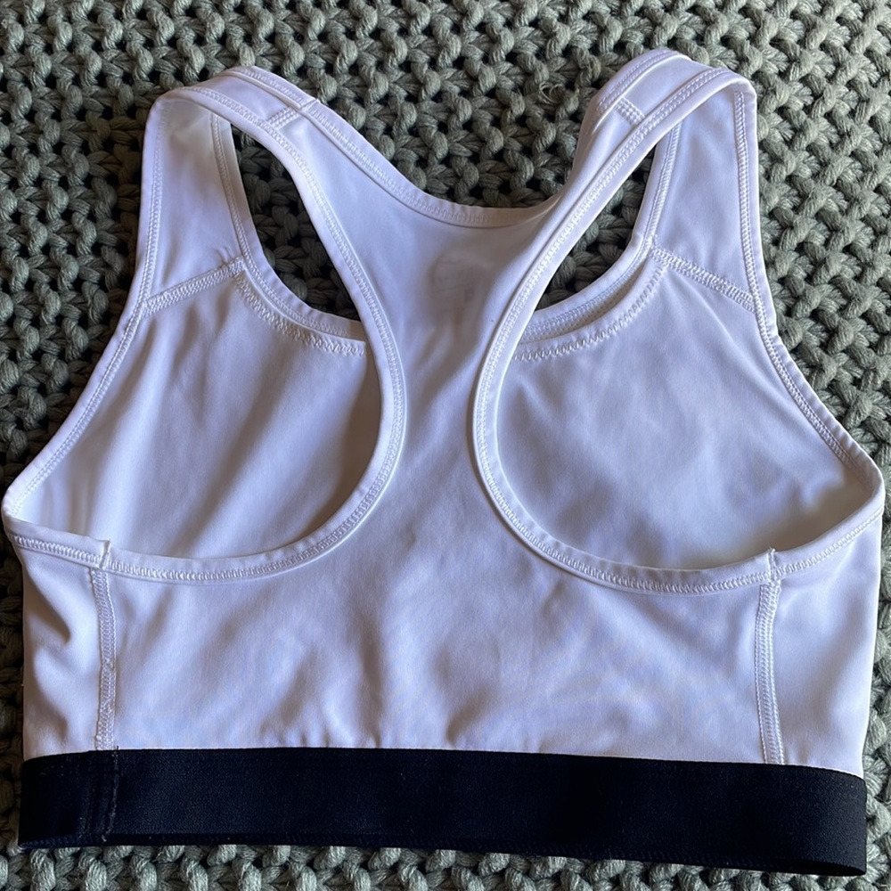 Nike sports bra - Picture 2 of 3
